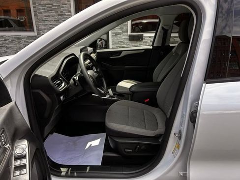 Used 2022 Ford Escape SE FWD image 12
