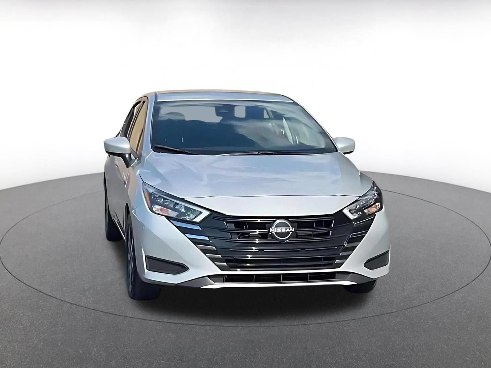 Used 2025 Nissan Versa SV FWD image 3