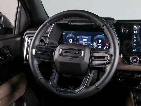 Used 2023 GMC Canyon Denali w/ Denali Black Edition AWD/4WD image 12