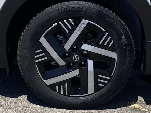 Certified 2026 Nissan Kicks SV FWD image 8