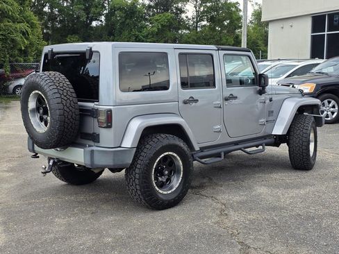 Used 2015 Jeep Wrangler Unlimited Sahara AWD/4WD image 6