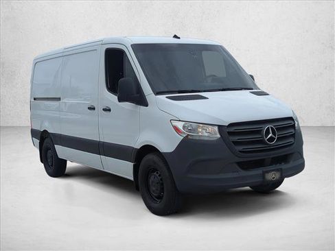 Used 2021 Mercedes-Benz Sprinter 2500 image 3