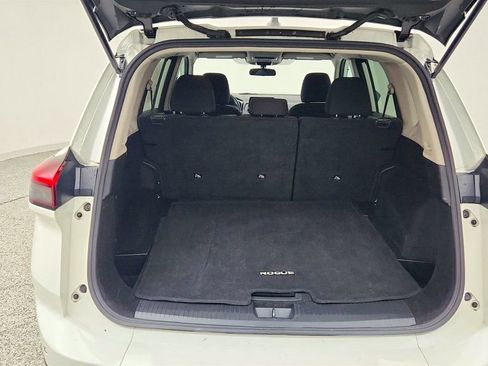 Used 2024 Nissan Rogue S FWD image 21