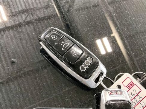 Used 2023 Audi e-tron GT Prestige w/ Prestige Package AWD/4WD image 11