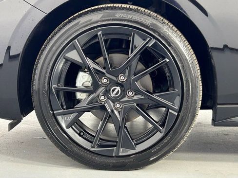 Used 2025 Nissan Sentra SR w/ Midnight Edition FWD image 30
