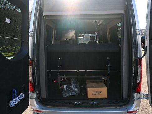 Used 2021 Mercedes-Benz Sprinter 2500 image 33