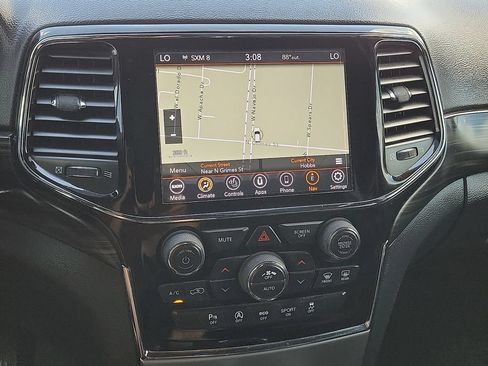 Used 2020 Jeep Grand Cherokee Altitude RWD image 26