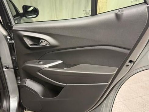 New 2026 Chevrolet Trax RS w/ Sunroof Package image 19