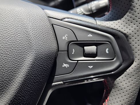 New 2026 Chevrolet Trax RS w/ Sunroof Package FWD image 25