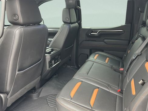 Used 2023 GMC Sierra 1500 AT4 w/ AT4 Premium Package AWD/4WD image 12