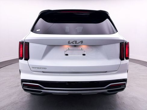 Used 2023 Kia Sorento S w/ Panoramic Sunroof Package FWD image 14