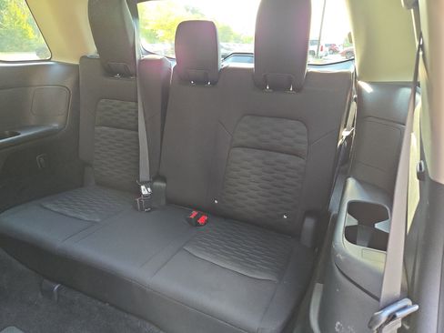 Used 2025 Nissan Pathfinder SV image 28