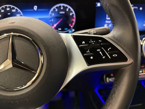 Certified 2025 Mercedes-Benz GLB 250 image 20