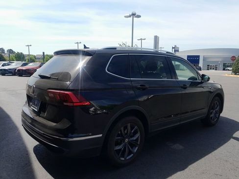 Used 2022 Volkswagen Tiguan SE image 17