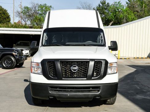 Used 2020 Nissan NV 2500 SV image 3