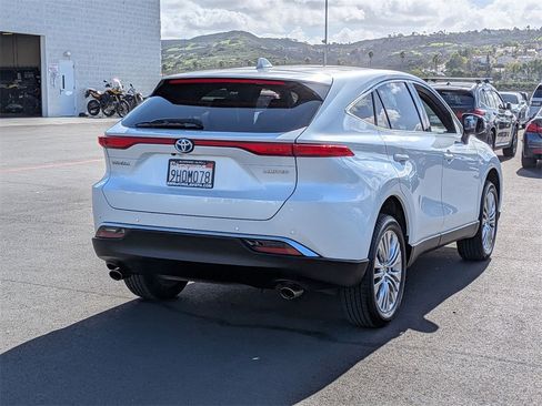 Used 2023 Toyota Venza Limited image 7