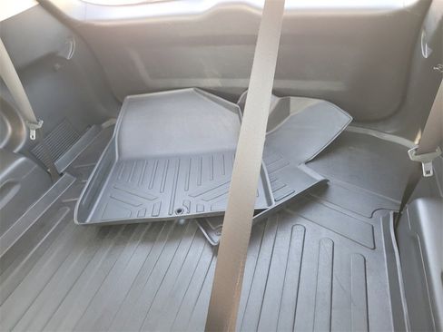 Used 2023 Kia Telluride S image 7