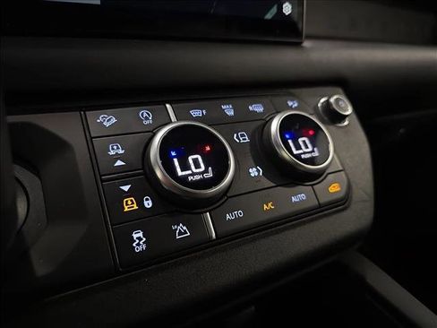 Certified 2023 Land Rover Defender 130 X-Dynamic SE AWD/4WD image 24