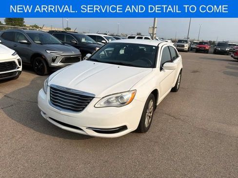 Used 2013 Chrysler 200 Touring FWD image 2