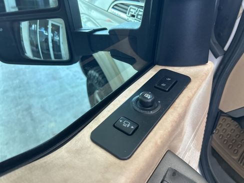 Used 2011 Ford F250 Lariat w/ Lariat Ultimate Pkg image 34