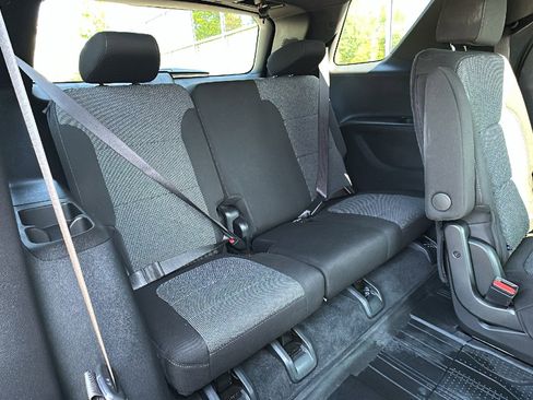 Used 2023 Chevrolet Traverse LT w/ LPO, Floor Liner Package AWD/4WD image 26