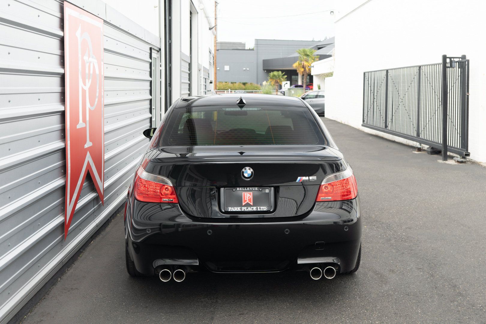 Used 2006 BMW M5 RWD image 27