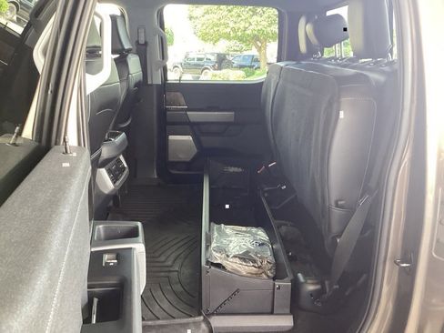 Used 2023 Ford F250 Lariat w/ Chrome Package image 37