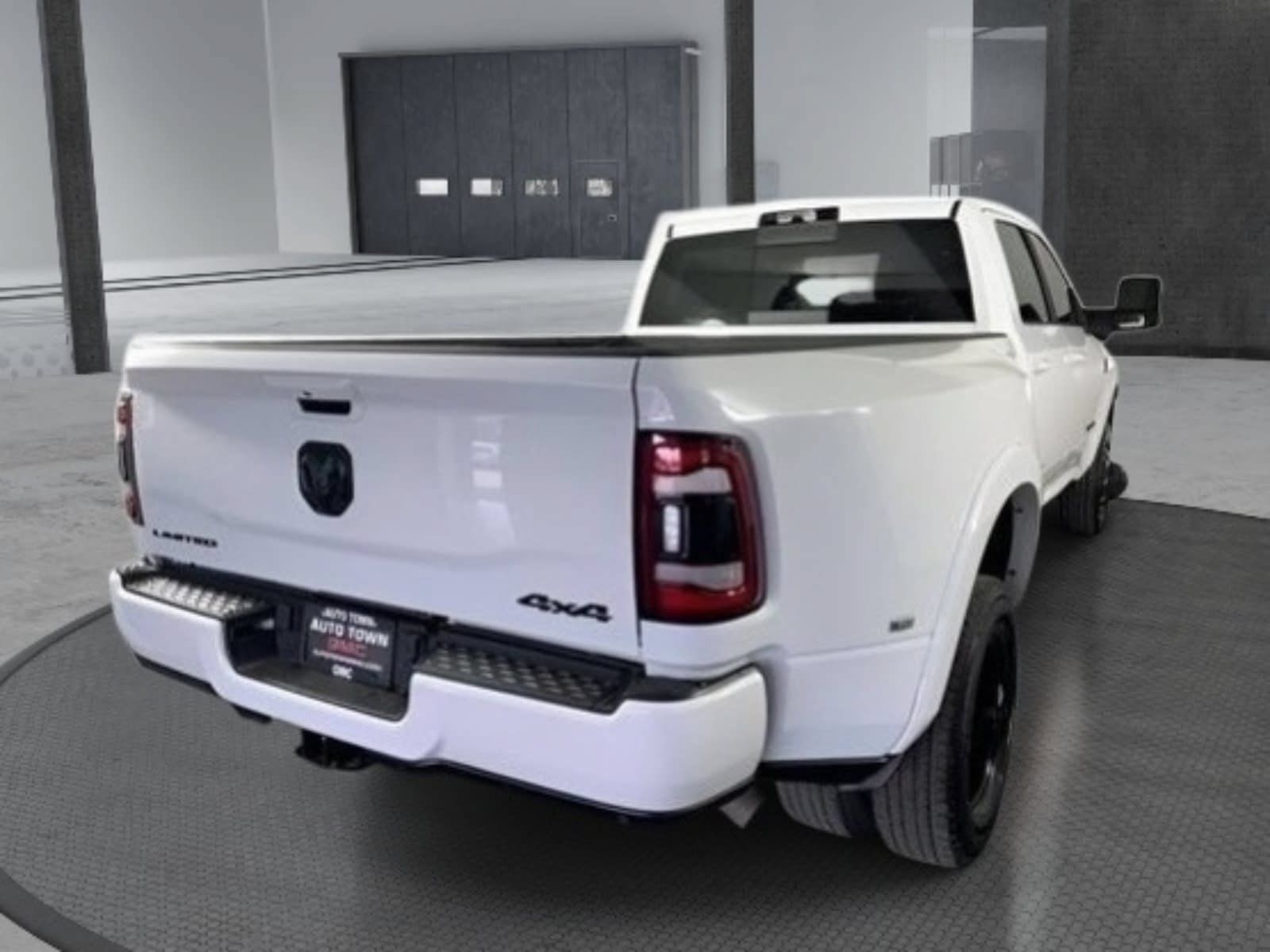 Used 2024 RAM 3500 Limited w/ Night Edition AWD/4WD image 3