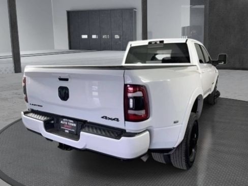 Used 2024 RAM 3500 Limited w/ Night Edition AWD/4WD image 3