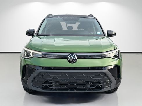New 2026 Volkswagen Taos SE FWD image 8