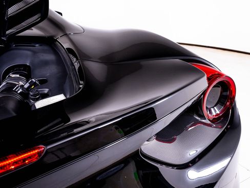 Used 2018 Ferrari 488 Spider RWD image 15