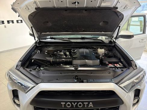Used 2019 Toyota 4Runner SR5 AWD/4WD image 25