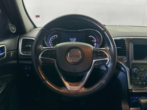 Used 2018 Jeep Grand Cherokee Laredo AWD/4WD image 17