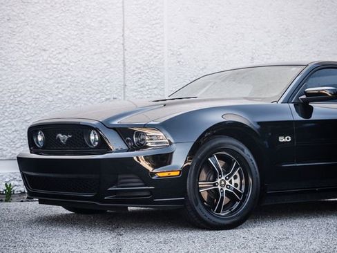 Used 2013 Ford Mustang GT Premium image 34