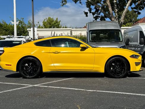 Certified 2018 Ford Mustang Coupe w/ Black Accent Pkg RWD image 3