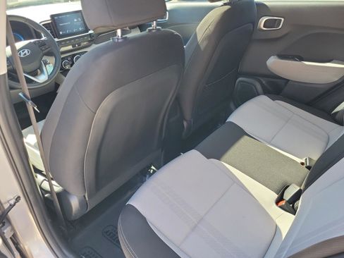 Certified 2023 Hyundai Venue SEL image 11