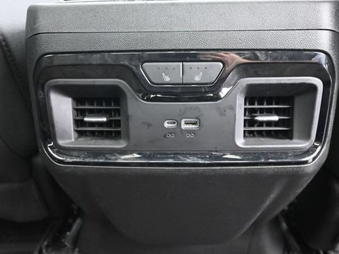 Used 2024 Chevrolet Silverado 2500 ZR2 w/ Technology Package AWD/4WD image 7