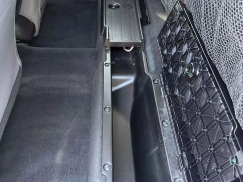 Used 2021 Toyota Tacoma SR RWD image 38