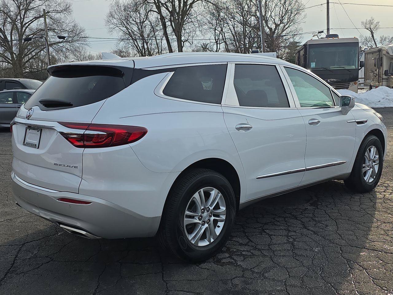 Used 2018 Buick Enclave Premium FWD image 2