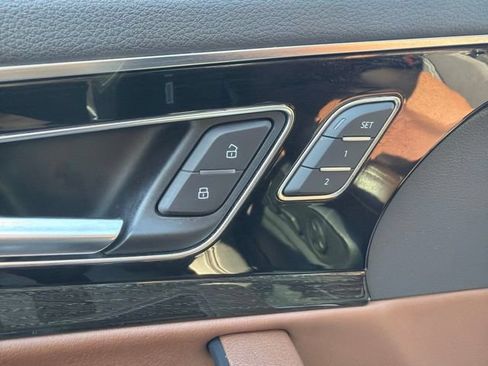 Used 2019 Audi Q7 3.0T Premium w/ Cold Weather Package AWD/4WD image 15