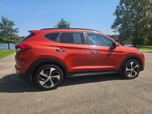 Used 2016 Hyundai Tucson Limited w/ Option Group 03 FWD image 4