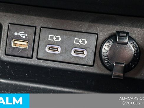 Used 2024 Toyota Highlander LE FWD image 34