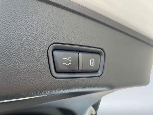 Used 2025 Maserati Grecale Modena image 8