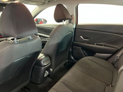 Used 2024 Hyundai Elantra SEL FWD image 19