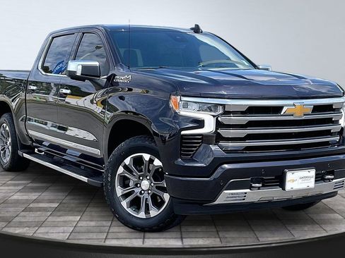 Used 2024 Chevrolet Silverado 1500 High Country w/ Technology Package AWD/4WD image 12