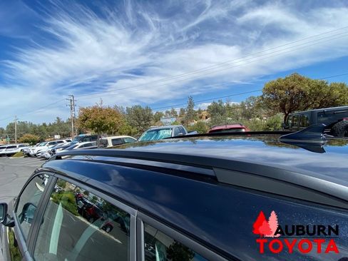 Used 2022 Volkswagen Taos S FWD image 9