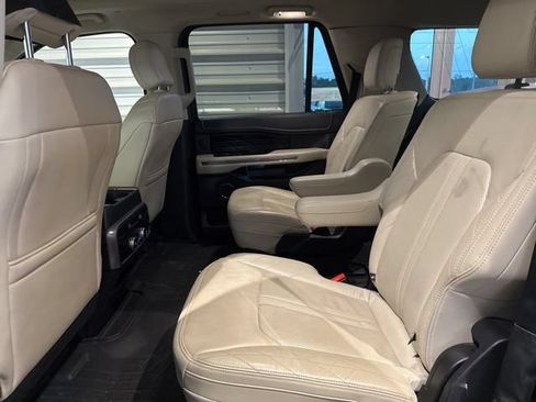 Used 2018 Ford Expedition Max Platinum AWD/4WD image 15