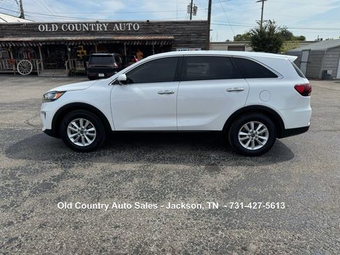 Used 2020 Kia Sorento LX image 1