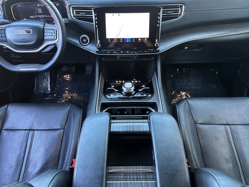 Used 2023 Jeep Wagoneer L Series III w/ Preferred Equipment Group image 3