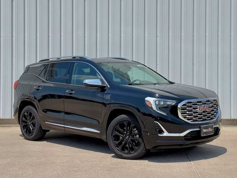 Used 2020 GMC Terrain Denali w/ Denali Premium Package AWD/4WD image 8
